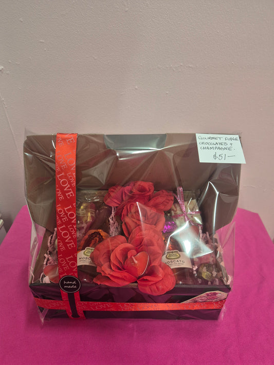 Valentine’s Luxe Fudge, Chocolate, Champagne Gift Box